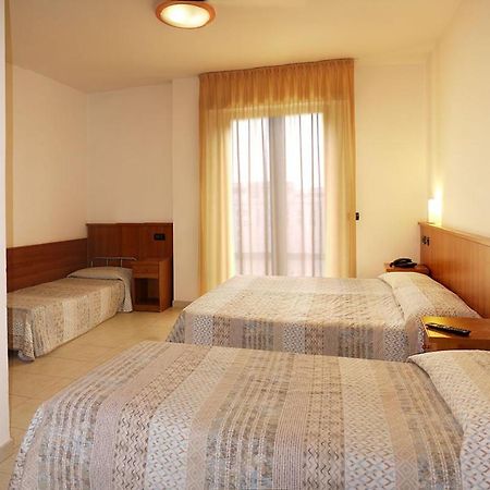 Hotel Alla Rotonda Lido di Jesolo Eksteriør billede