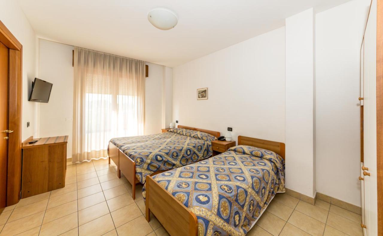 Hotel Alla Rotonda Lido di Jesolo Eksteriør billede