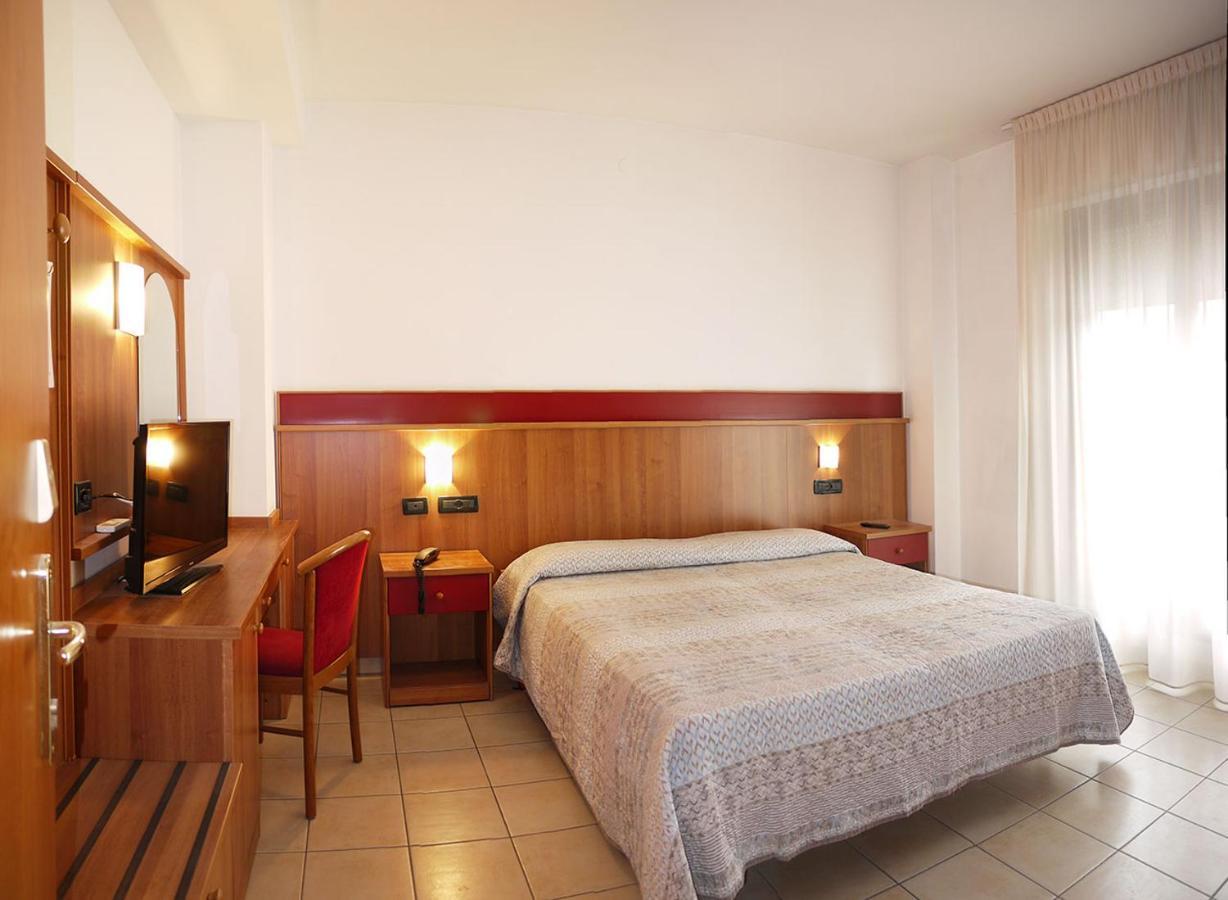 Hotel Alla Rotonda Lido di Jesolo Eksteriør billede